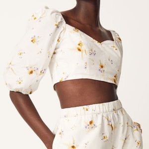 H&M Floral Crop Top Size Small - image 1